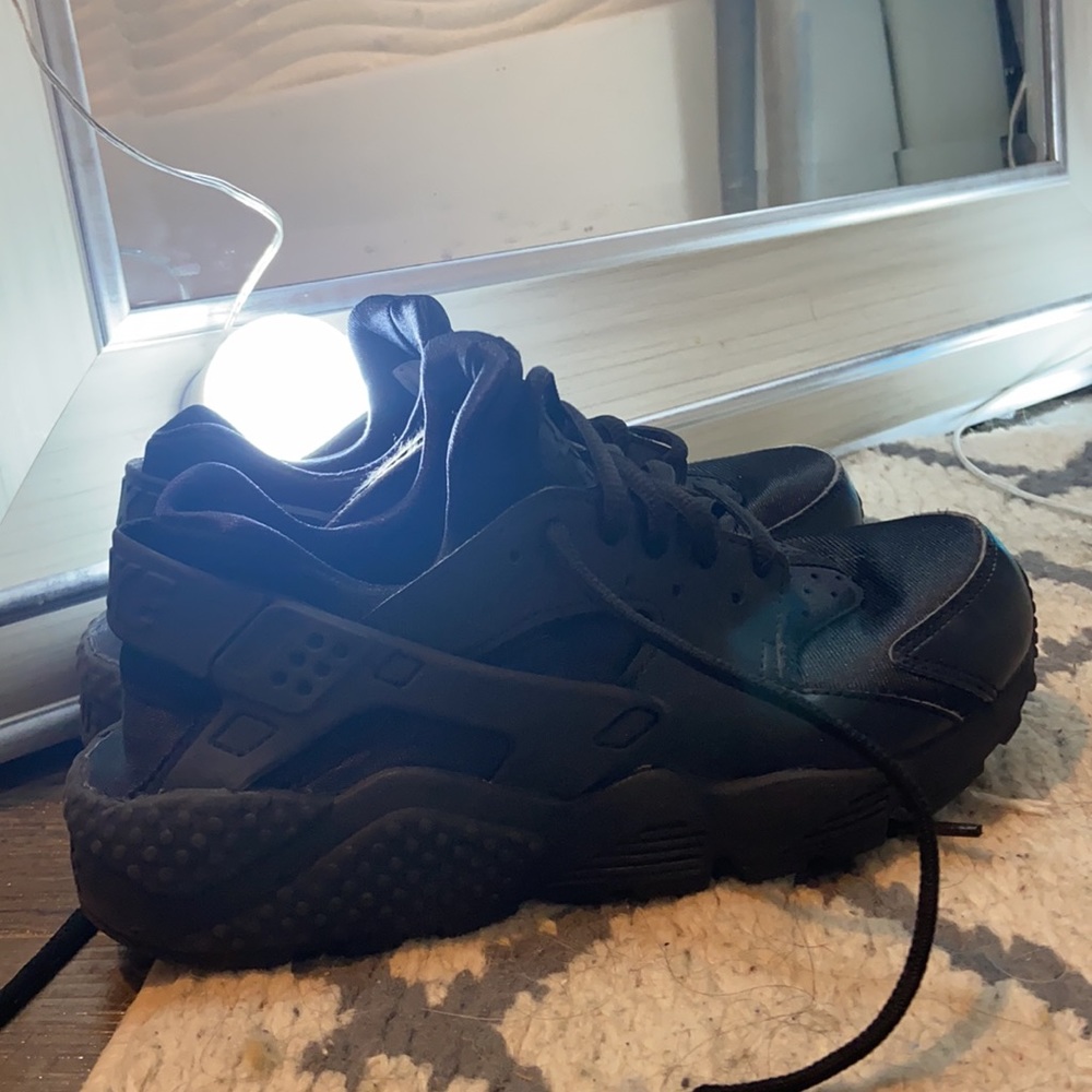 Nike Huaraches - Picture 2 of 2